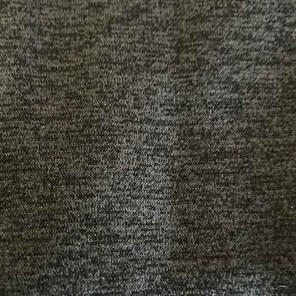 Nike, therma-fit sweatshirt in gray. - Picture 8 of 9